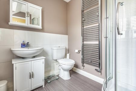 2 bedroom semi-detached house to rent - Photo 5