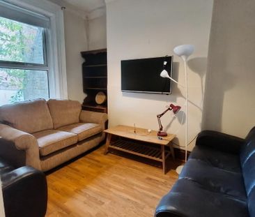 Room 2 ( Serviced Rooms ), 116 Stranmillis Road, ( Bills Incl ), BT95AE, Belfast - Photo 3