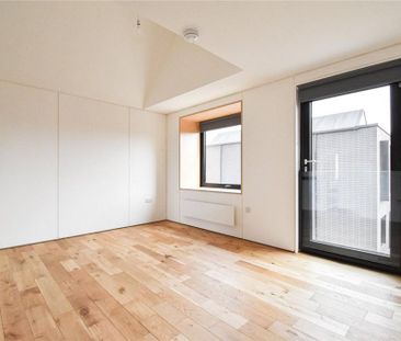 4 bedroom semi-detached house to rent - Photo 3