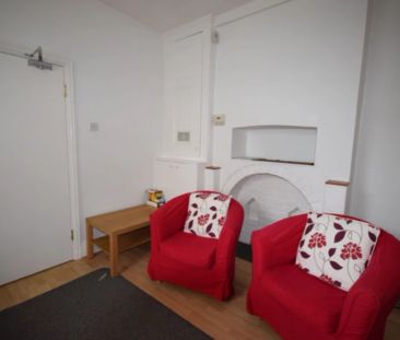 To Rent Bingham Road, Winton, Bournemouth, BH9 £2,600 pcm Tenancy Info - Photo 2
