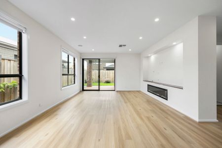 Stunning Family Home! - Photo 4