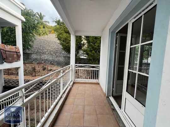 Location Appartement 1 pièce 27m² LA POSSESSION 97419 - Photo 1