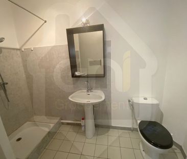 STUDIO MEUBLE CENTRE-VILLE HISTORIQUE 22M2 SALON-DE-PROVENCE, - Photo 3