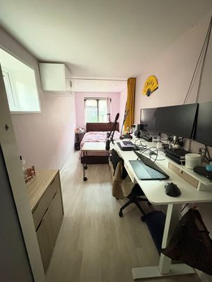 Room in a Shared House, Ozolins Way, E16 - Photo 1