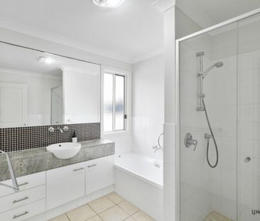 Four Bedroom Duplex With Pool - Walk To Beach - Photo 2