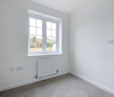 4 bedroom detached house to rent - Photo 6