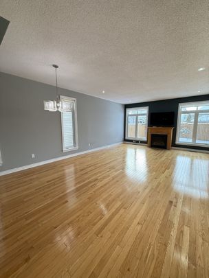 516 Carina Crescent - Photo 1