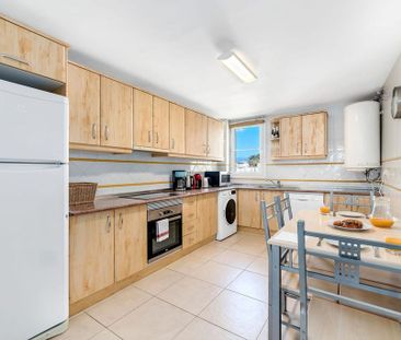 2 bedroom luxury penthouse for rent in Marbella, Andalusia - Photo 6