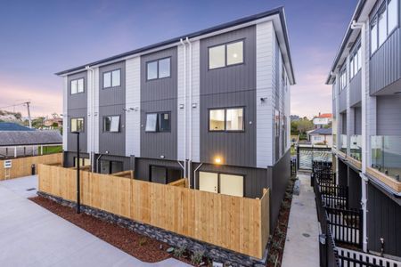 3 Bedroom Brand-New Luxury Terrace Houses for Rent! - Photo 5