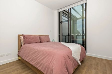 Stylish 2 Bedroom Unit in Excellent Location! - Photo 4