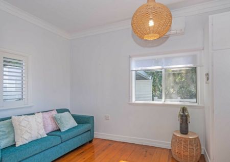 Stunning Home on The Hummock with Ocean Views - Photo 3