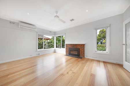 11 Velra Ave, Murrumbeena VIC 3163 - House For Rent | Domain - Photo 3