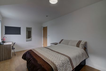 7 Bed Flat, Stonemasons Close, L7 - Photo 4