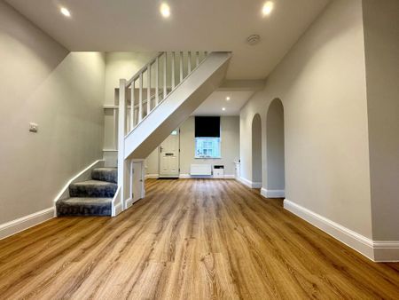 2 bedroom terraced house to rent - Photo 3