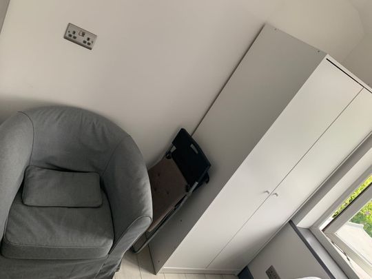 Studio Flat, Dollis Hill Lane, NW2 - Photo 1