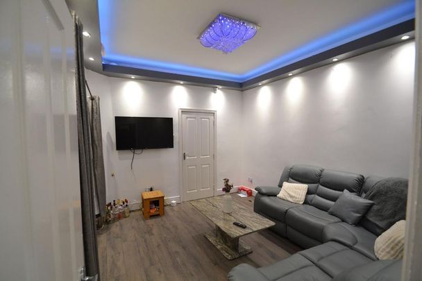 6 bedroom house to rent - Photo 1