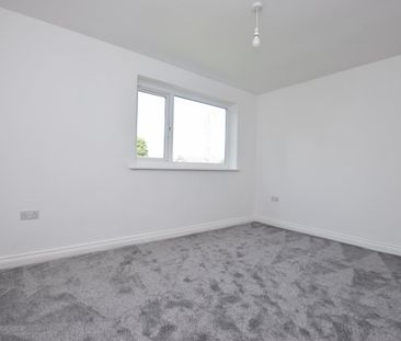 22, Wayland Approach, Leeds, LS16 8JF - Photo 4