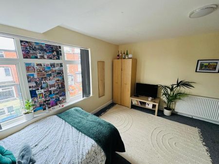 6 bedroom semi-detached house to rent - Photo 4