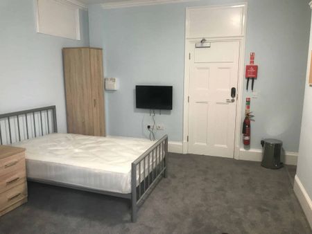 Gold Studio - Photo 4