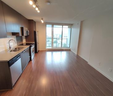 Ultra. Studio with Mountain and City Views - Photo 3