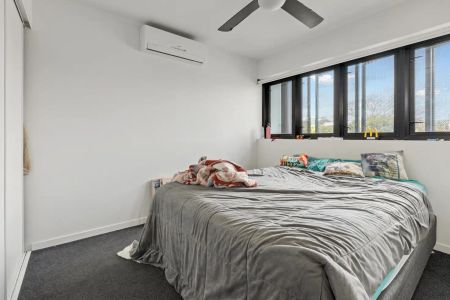 “2 BEDROOM APARTMENT IN THE HEART OF YERONGA” - Photo 5