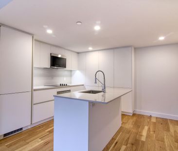 3460 Peel Street - Photo 3