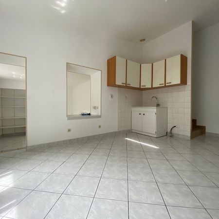Location Appartement 1 pièce 28m² - Photo 3