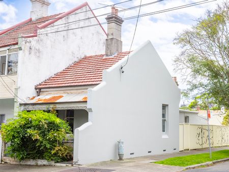 132 Australia Street, Camperdown NSW 2050 - House For Rent | Domain - Photo 2