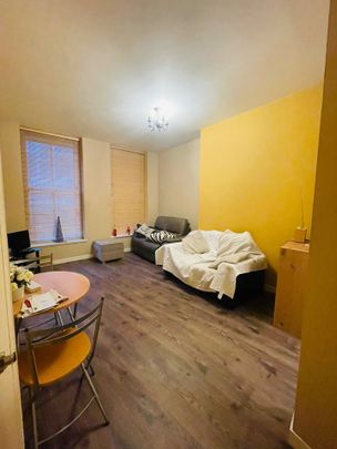 1 Bed Flat, Netherkirkgate, AB10 - Photo 1
