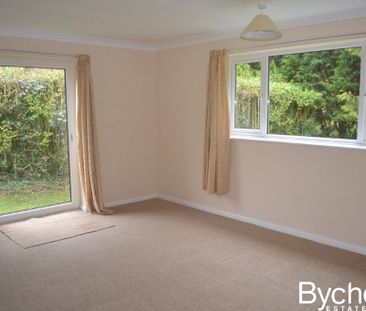 3 bedroom detached bungalow to rent - Photo 2