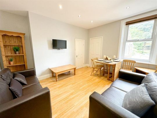 5 bedroom house to rent - Photo 1