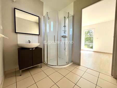 Location Maison 6 pièces 98m² MONTVILLE 76710 - Photo 4