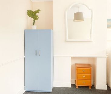 Room in a Shared House, Massive Double Room In Streatham, SW16 - Photo 3