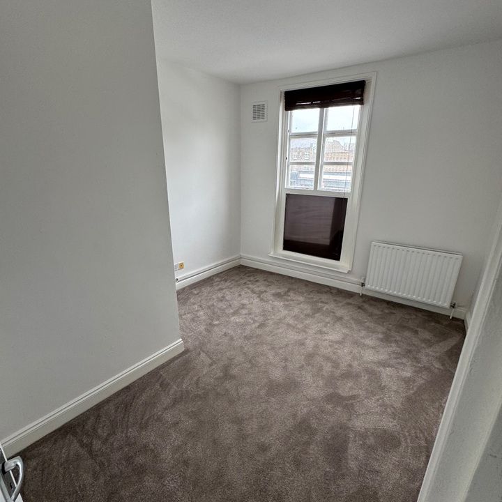 Room in a Shared Flat, Clapham Common, SW4 - Photo 1