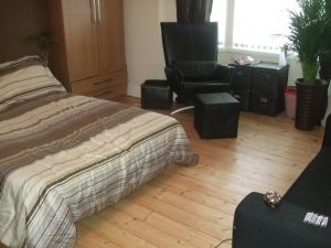 Second Avenue - Photo 2