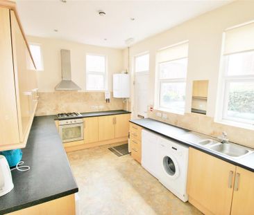 1 bedroom in a house share to rent - Photo 6