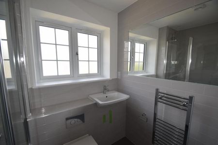 180, SS7 3QS - Photo 3