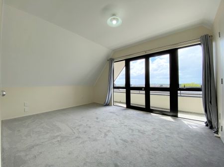 3 Bedrooms on Earnslaw Crescent - Photo 4