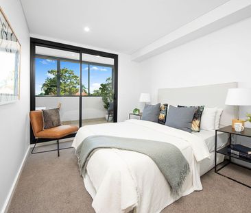 SUNLIT ONE-BEDROOM APARTMENT WITH SECURE PARKING - Photo 5