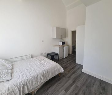 Studio to rent - Photo 5