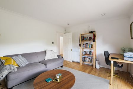 2 Bed Flat, Crediton Road, NW10 - Photo 2