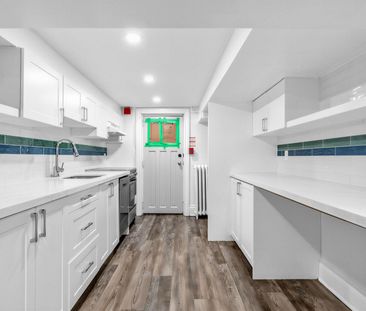 For Lease - 1 Kingswood Road Unit# R, Toronto, Ontario - Photo 3