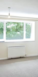 1 Bedroom Studio to Rent in Portland Road, Irthlingborough, Northants, NN9 - Photo 3