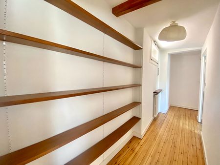 A LOUER - T2 LUMINEUX ET CALME AU PIED DE LA CATHEDRALE - Photo 2