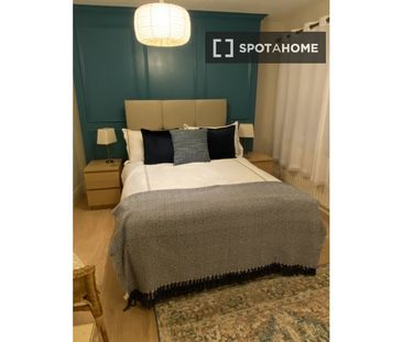 Room for rent in 4-bedroom house in Knocklyon - Photo 1