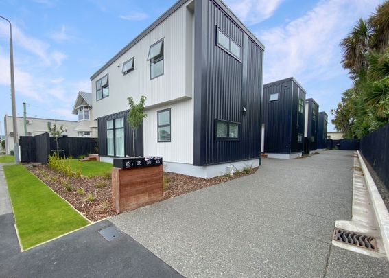 2/15 Tennyson Street, Beckenham, NZ 8023 - Photo 1