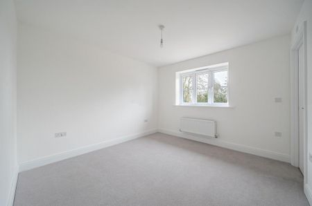 3 bedroom semi-detached house to rent - Photo 4