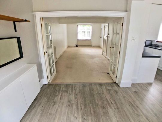 4 bedroom semi-detached house to rent - Photo 1