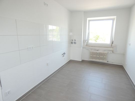 *** Attraktive 3-Zi.-Whg. mit Balkon! Erstbezug nach Sanierung! *** - Photo 1