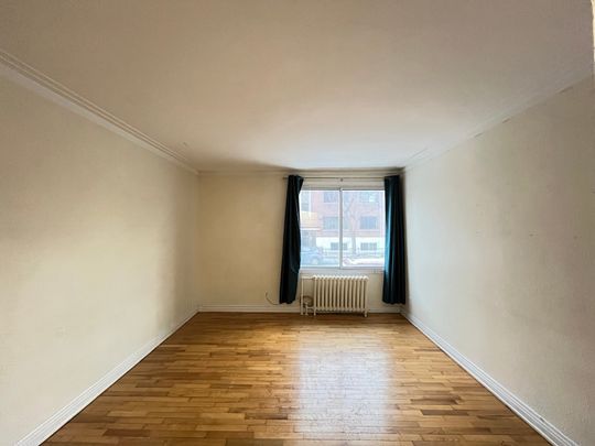 2310 Rue Raudot Montréal (Le Sud-Ouest), QC H4E - Photo 1